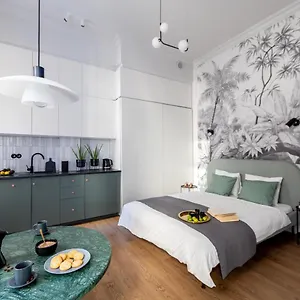 Lion - Premium With Balcony Apartment